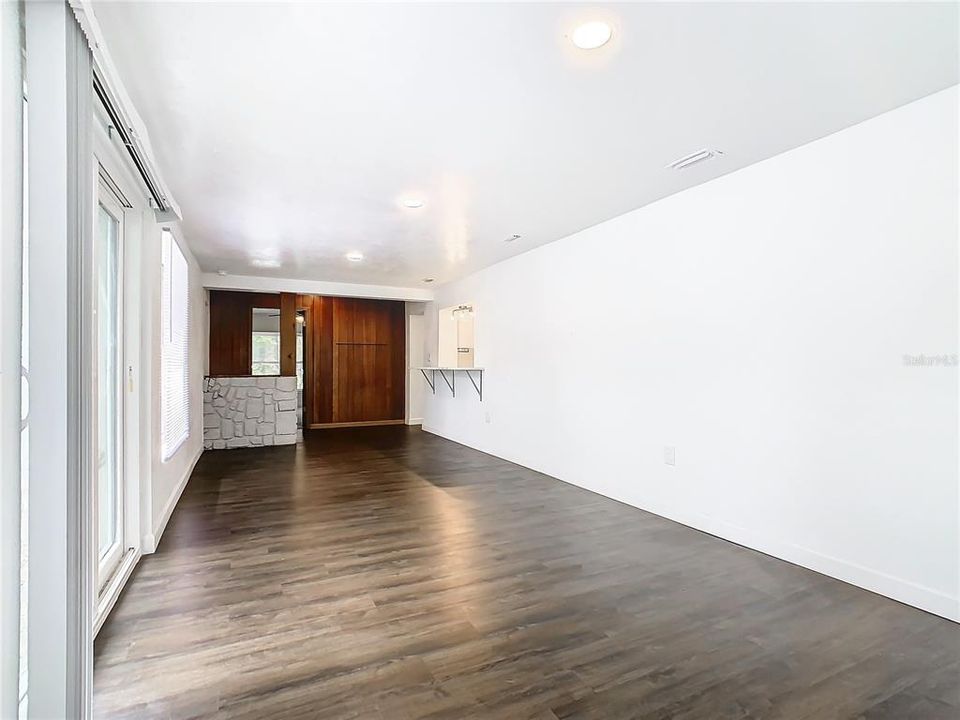 For Sale: $375,000 (4 beds, 2 baths, 2114 Square Feet)