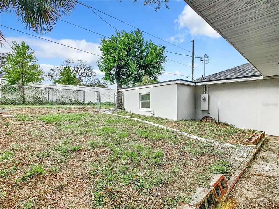 For Sale: $375,000 (4 beds, 2 baths, 2114 Square Feet)