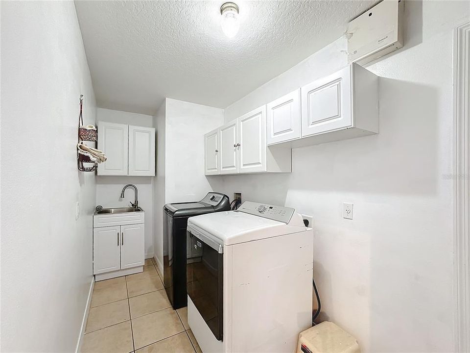 Laundry Room with Hand wash Sink