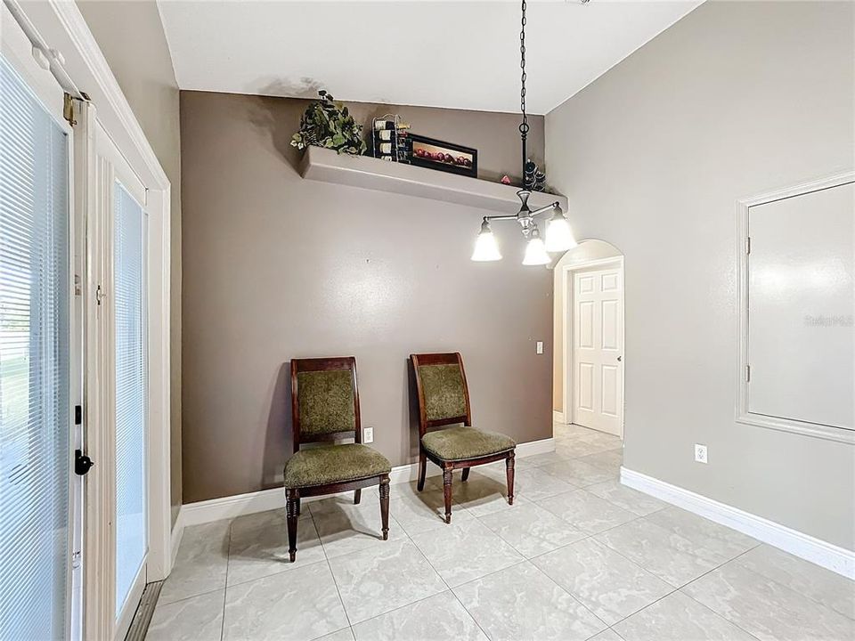 For Sale: $363,000 (4 beds, 3 baths, 2199 Square Feet)