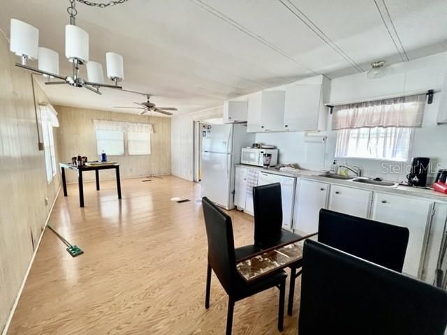 For Sale: $29,500 (1 beds, 1 baths, 552 Square Feet)