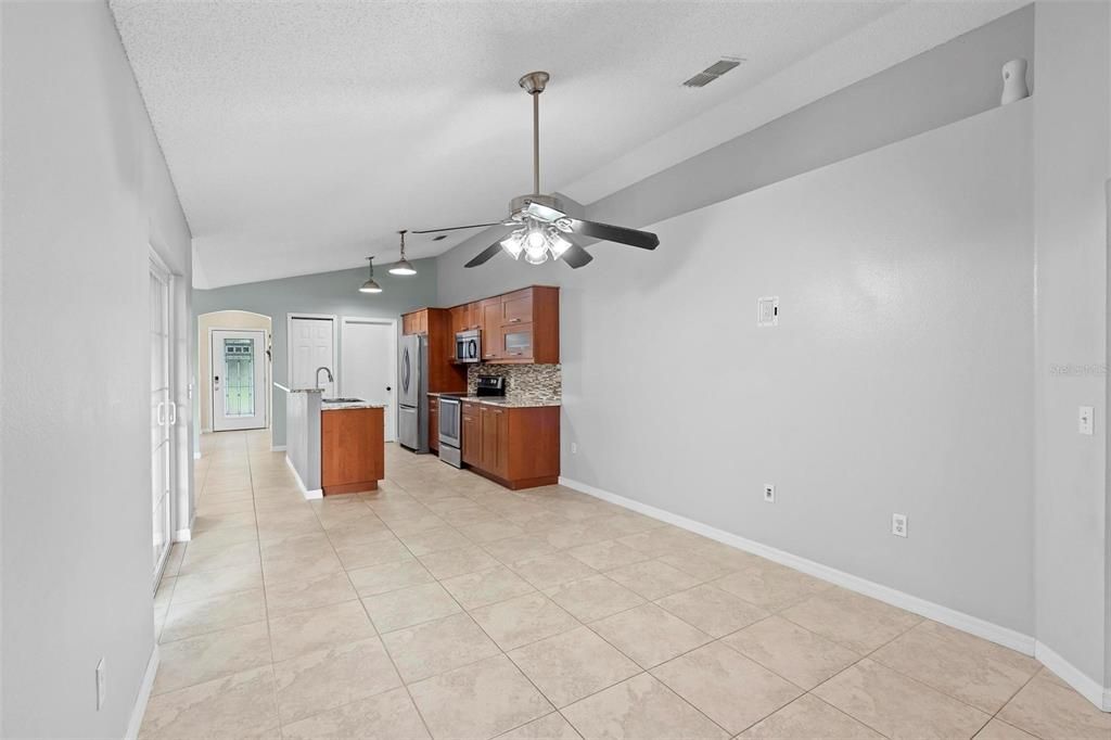 For Sale: $335,000 (4 beds, 2 baths, 1692 Square Feet)