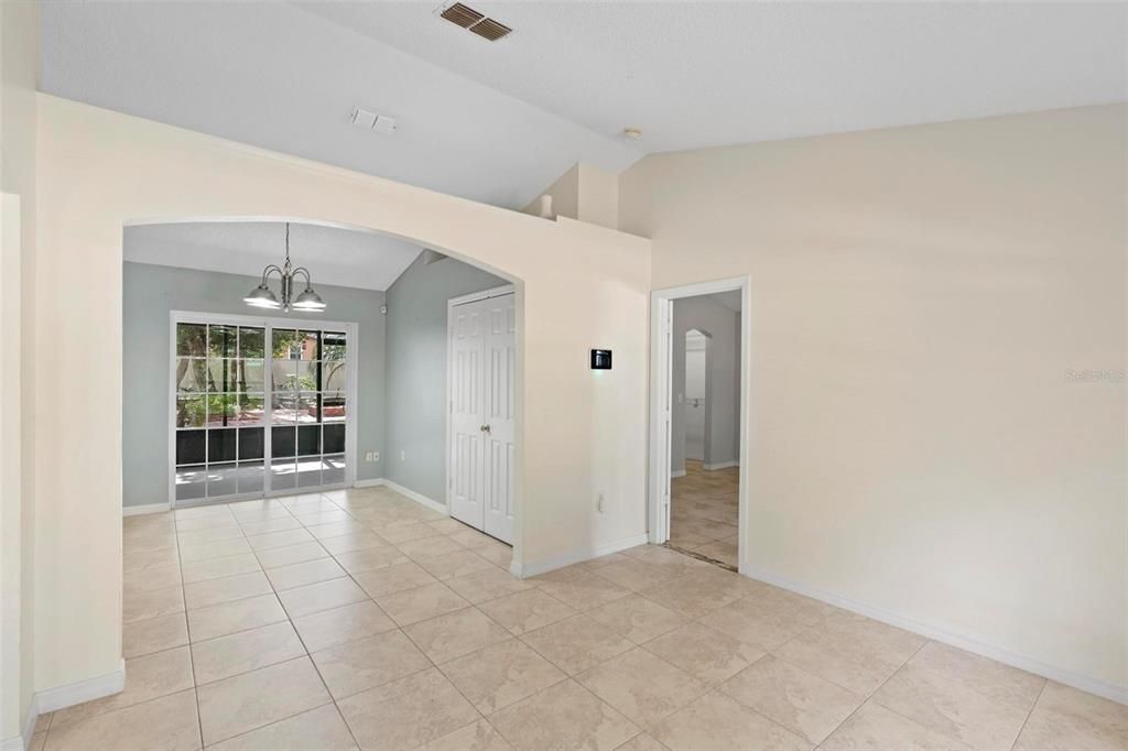 For Sale: $335,000 (4 beds, 2 baths, 1692 Square Feet)