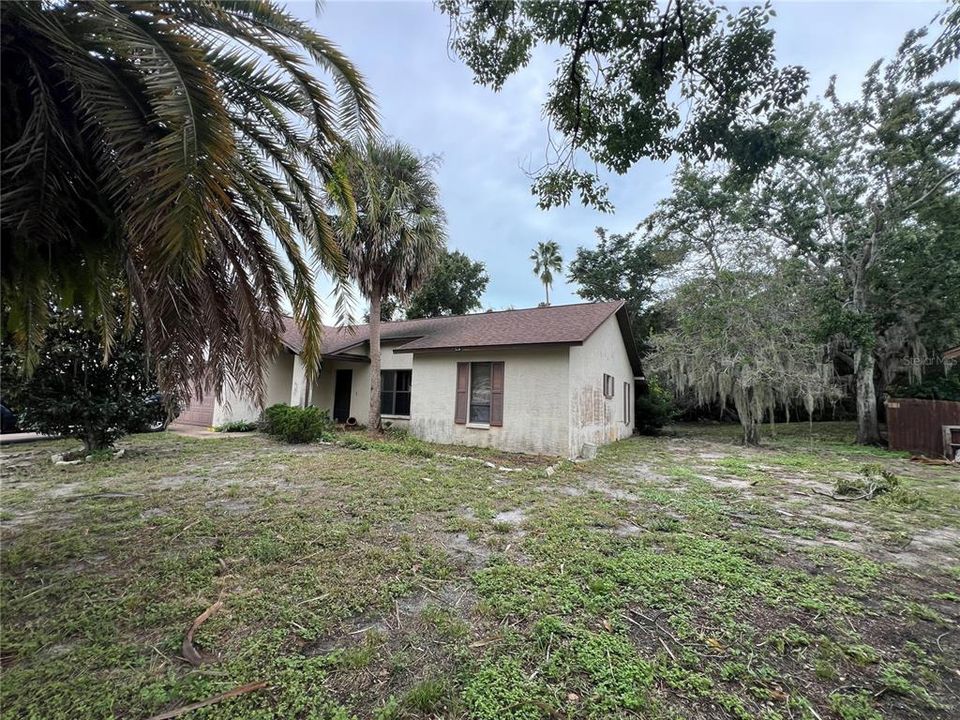 For Sale: $258,000 (3 beds, 2 baths, 1370 Square Feet)