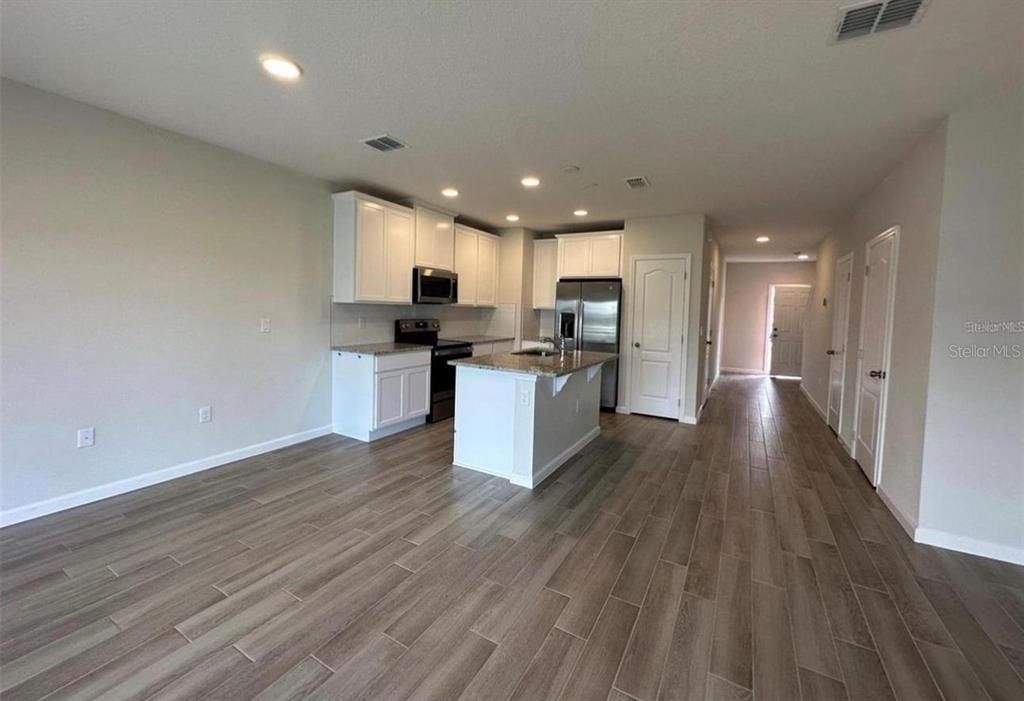 For Rent: $2,500 (3 beds, 2 baths, 1569 Square Feet)