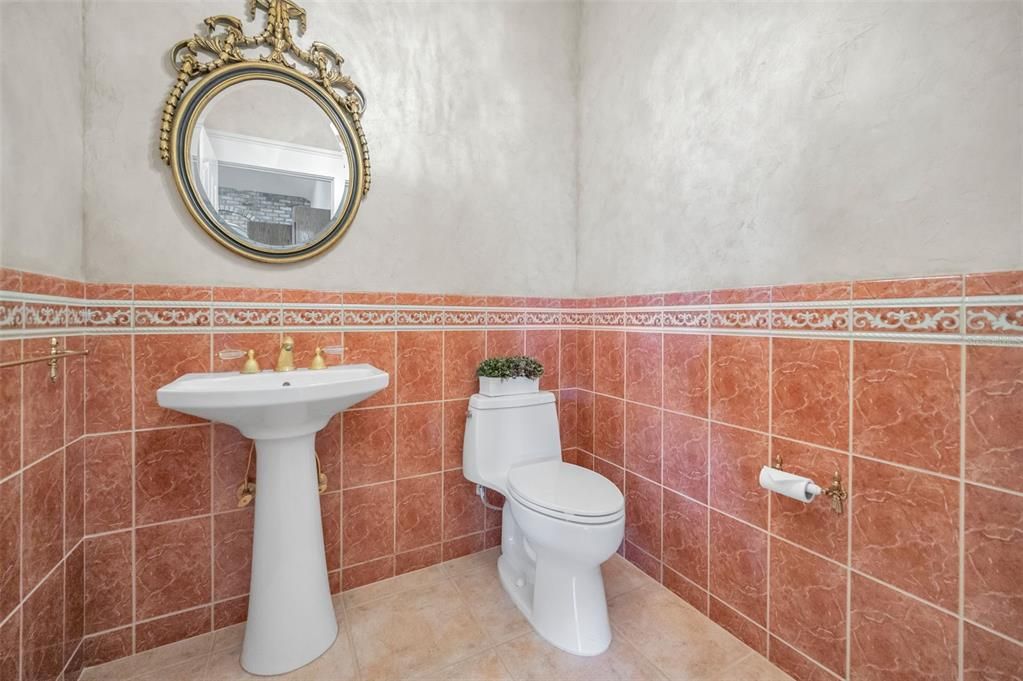 合同活跃: $3,800,000 (4 贝兹, 4 浴室, 5512 平方英尺)