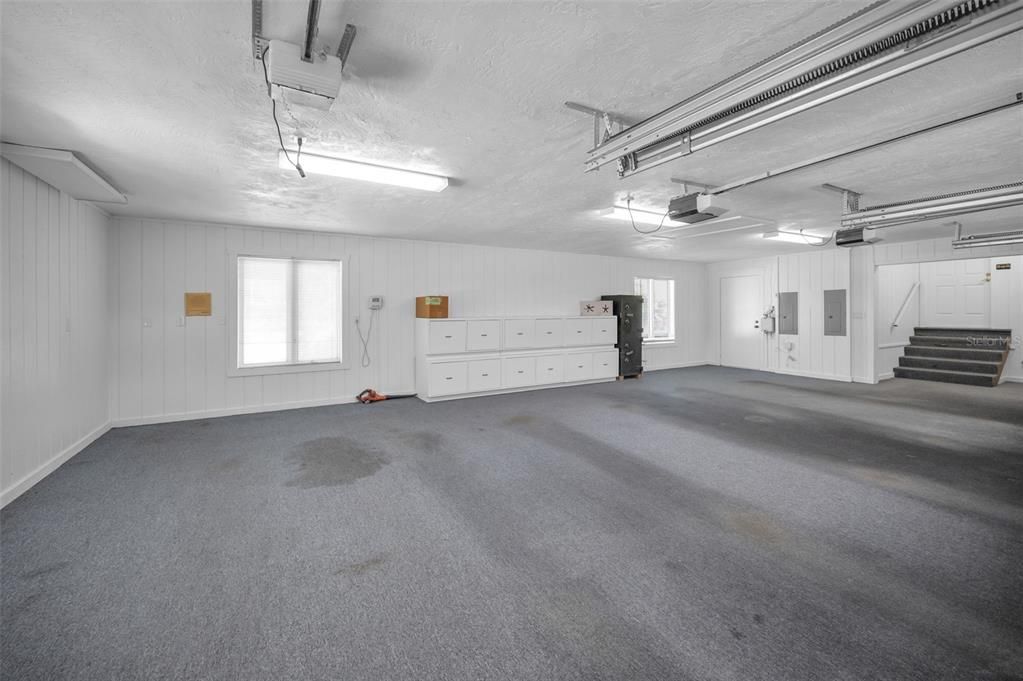 合同活跃: $3,800,000 (4 贝兹, 4 浴室, 5512 平方英尺)