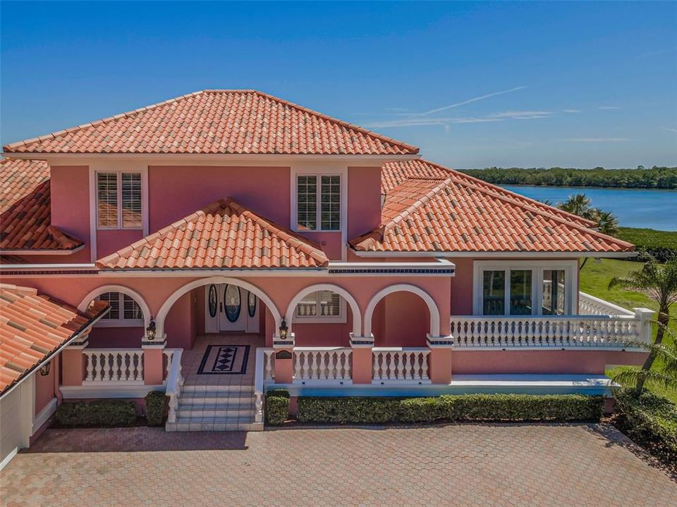 合同活跃: $3,800,000 (4 贝兹, 4 浴室, 5512 平方英尺)