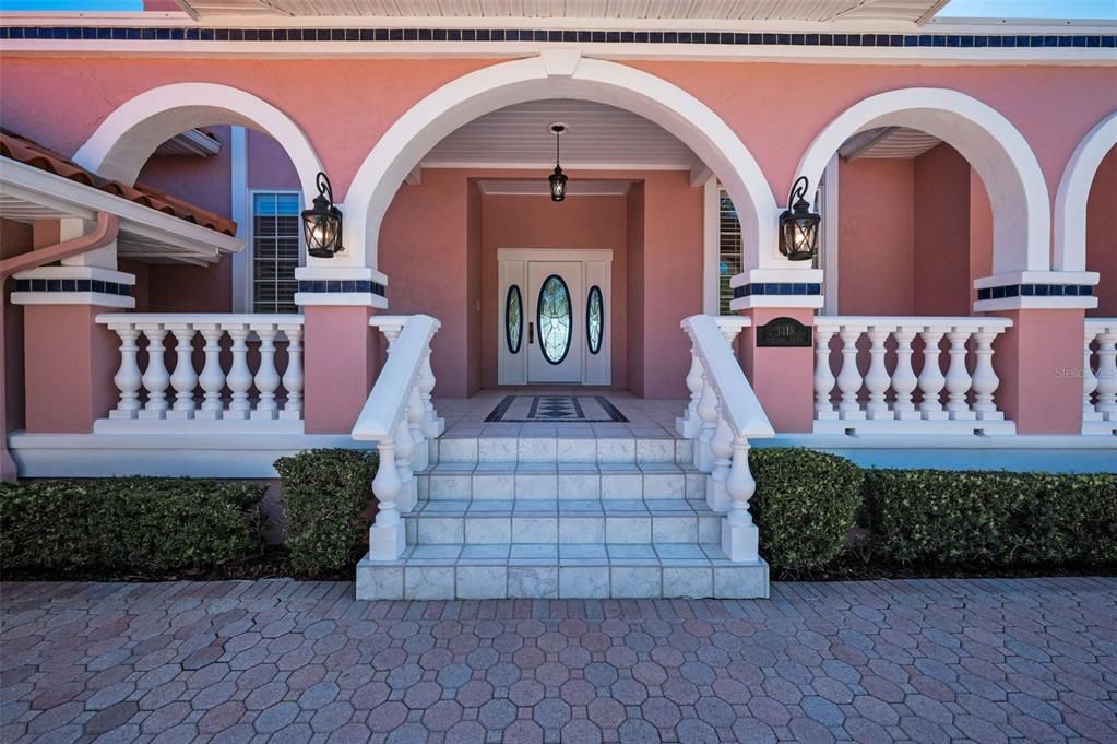 合同活跃: $3,800,000 (4 贝兹, 4 浴室, 5512 平方英尺)