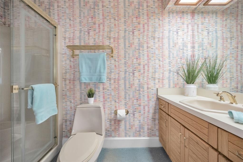 合同活跃: $3,800,000 (4 贝兹, 4 浴室, 5512 平方英尺)