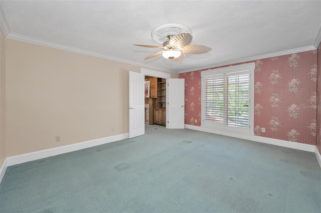 合同活跃: $3,800,000 (4 贝兹, 4 浴室, 5512 平方英尺)