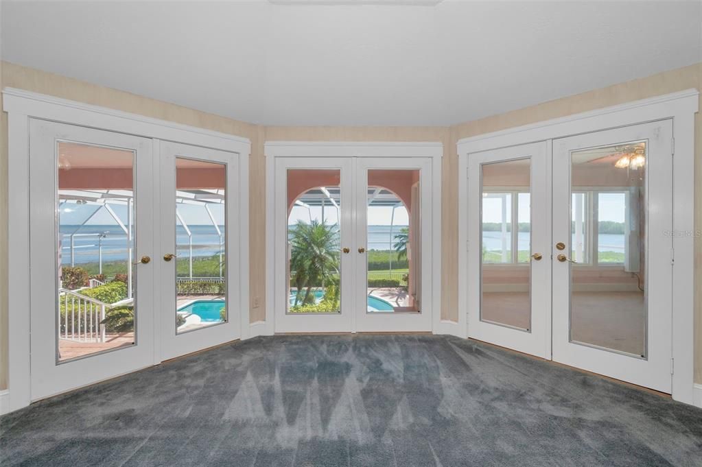 合同活跃: $3,800,000 (4 贝兹, 4 浴室, 5512 平方英尺)