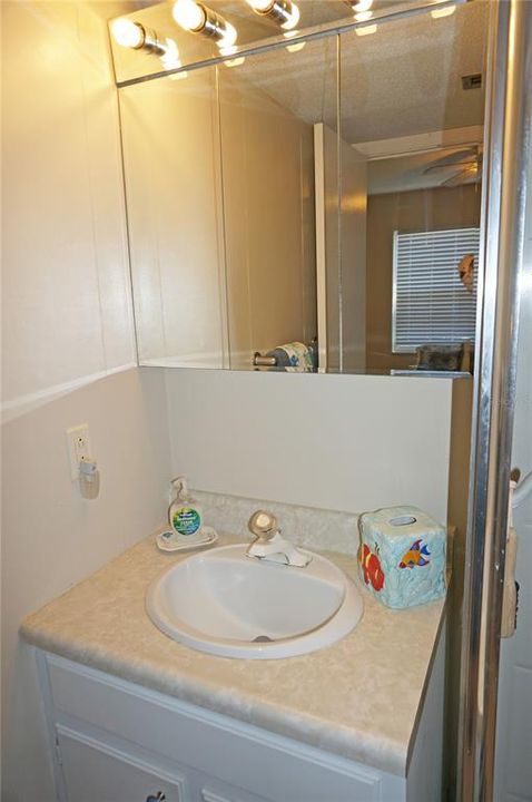 For Sale: $129,900 (2 beds, 2 baths, 919 Square Feet)