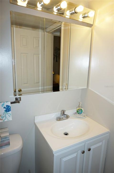 For Sale: $129,900 (2 beds, 2 baths, 919 Square Feet)