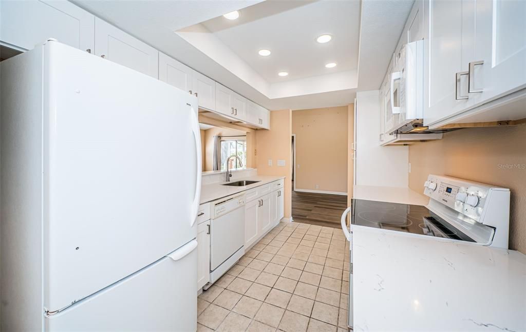 For Sale: $310,000 (2 beds, 2 baths, 1348 Square Feet)