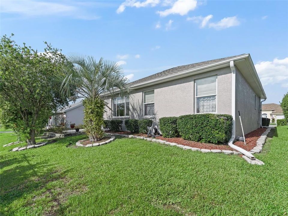 For Sale: $289,900 (3 beds, 2 baths, 1640 Square Feet)