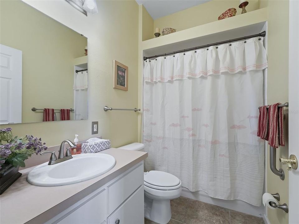 For Sale: $289,900 (3 beds, 2 baths, 1640 Square Feet)