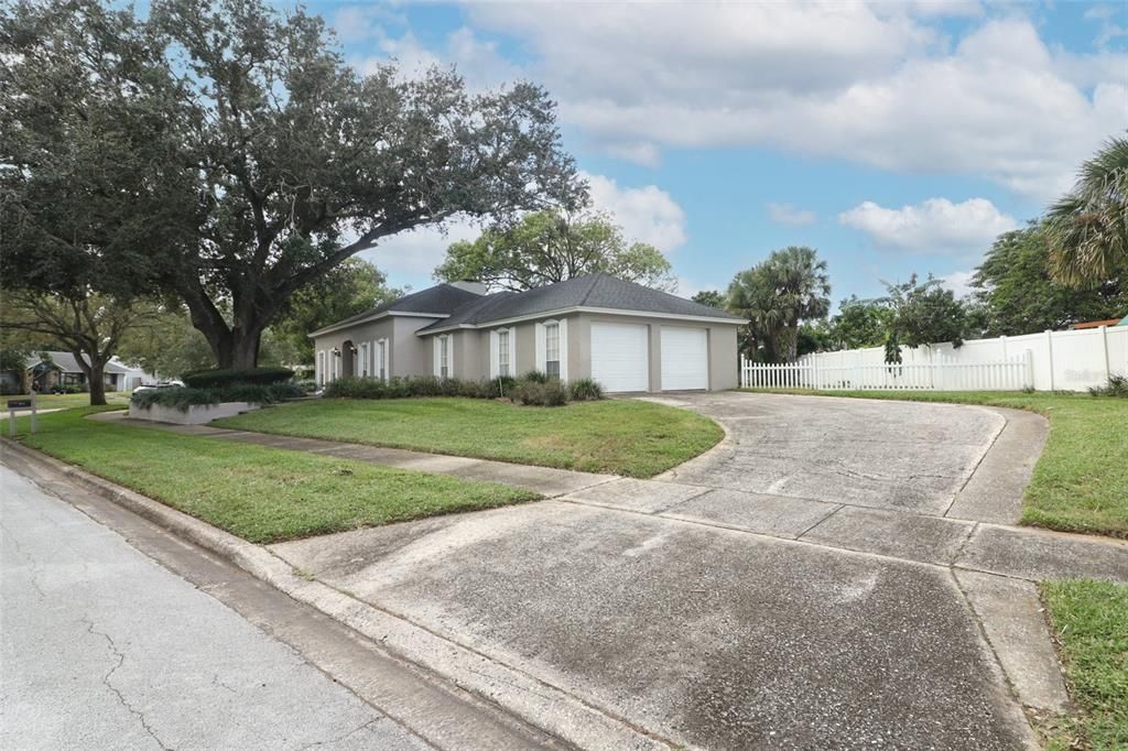 For Sale: $490,000 (3 beds, 2 baths, 1858 Square Feet)