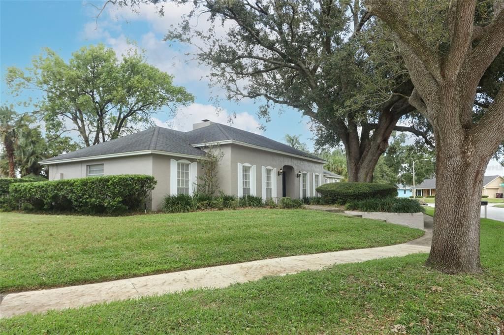 For Sale: $490,000 (3 beds, 2 baths, 1858 Square Feet)