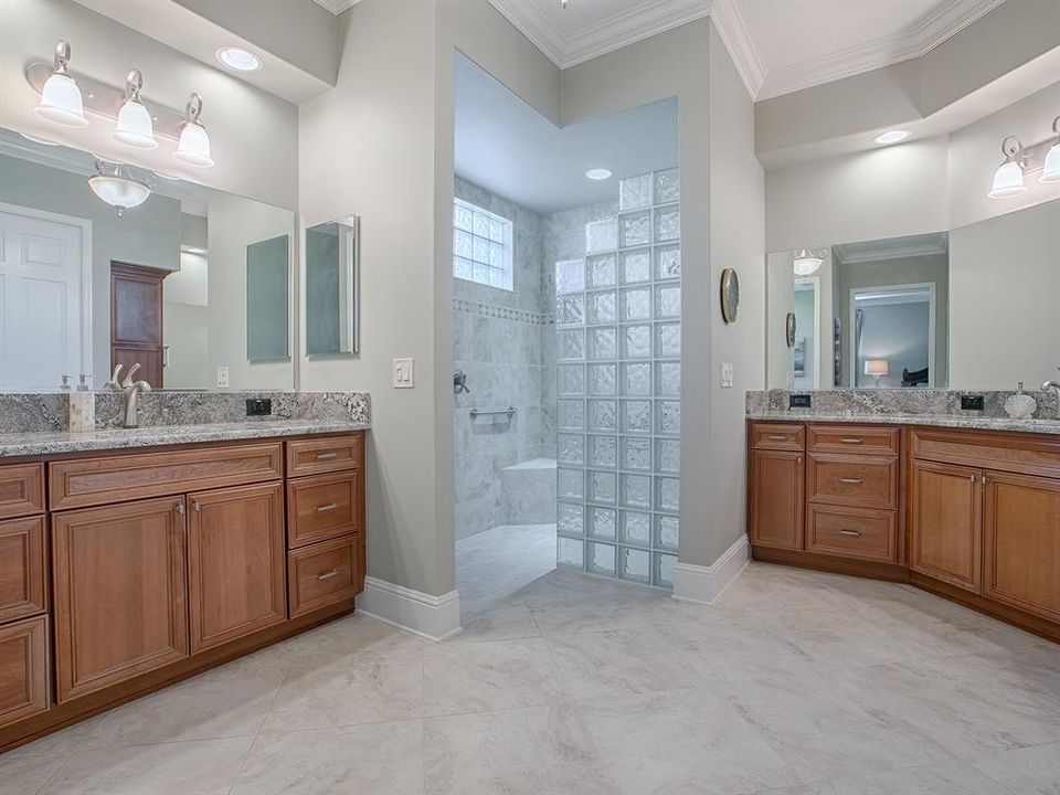 EN-SUITE BATH WITH GRANITE COUNTERS, DUAL VANITIES.