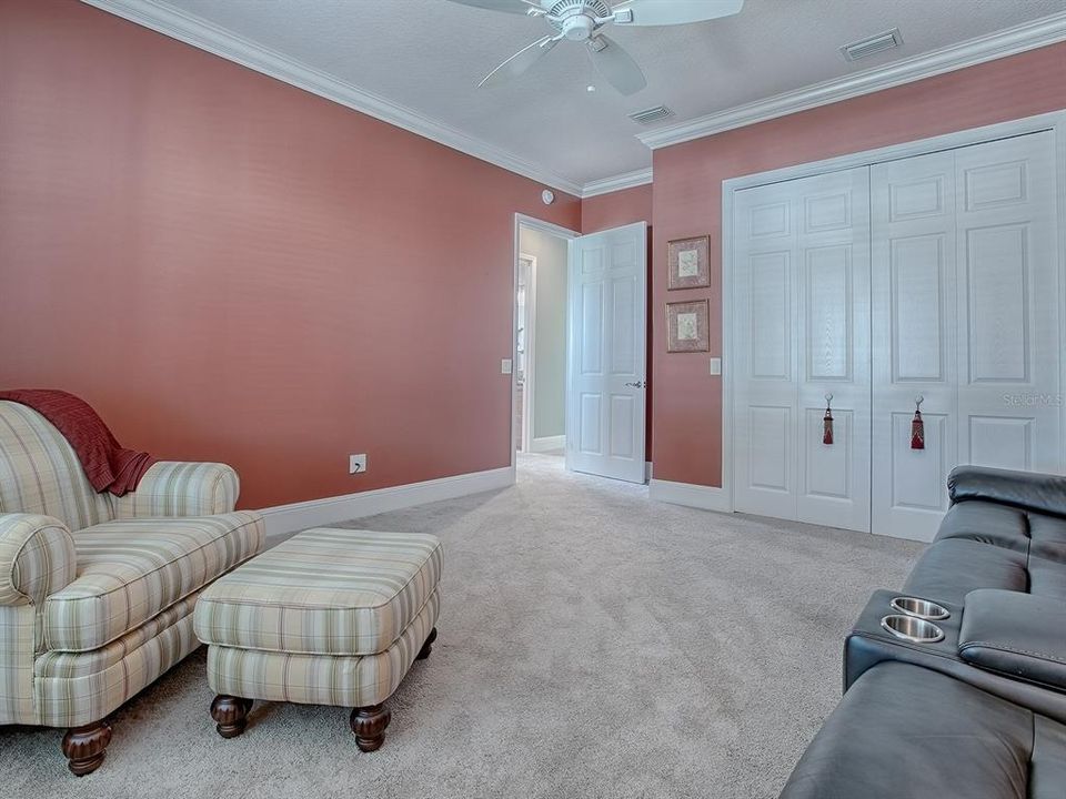 ALL GUEST ROOMS HAVE LARGE CLOSETS.