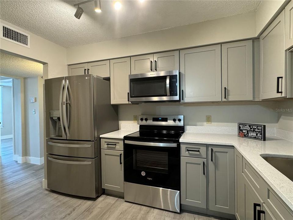 For Sale: $229,900 (3 beds, 2 baths, 1416 Square Feet)