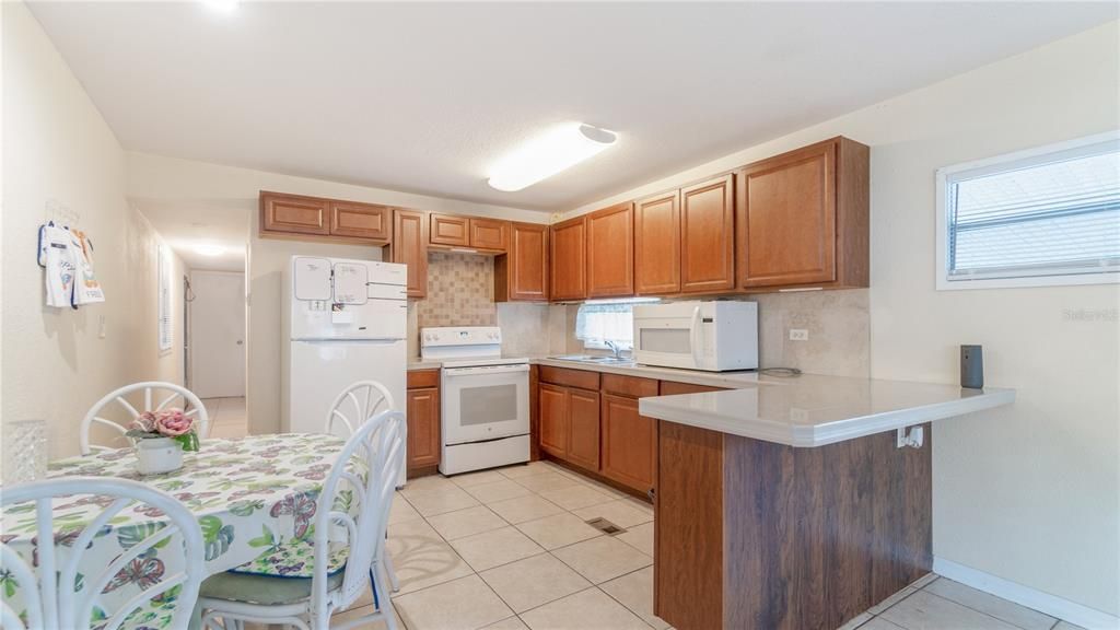 For Sale: $174,900 (3 beds, 2 baths, 839 Square Feet)