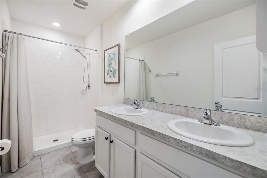 For Sale: $334,900 (3 beds, 2 baths, 1673 Square Feet)