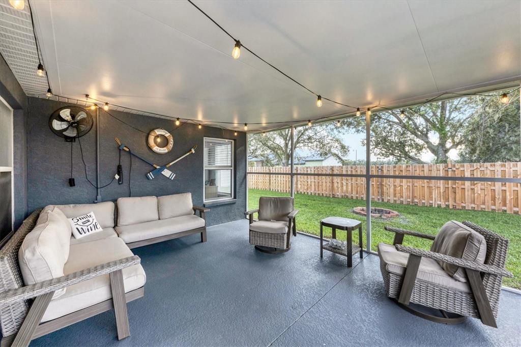 Active With Contract: $402,000 (3 beds, 2 baths, 2084 Square Feet)