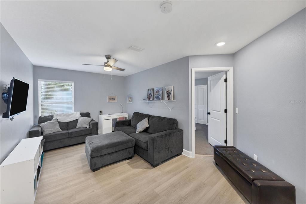 Active With Contract: $402,000 (3 beds, 2 baths, 2084 Square Feet)