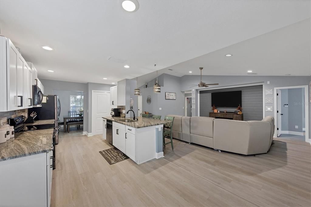 Active With Contract: $402,000 (3 beds, 2 baths, 2084 Square Feet)