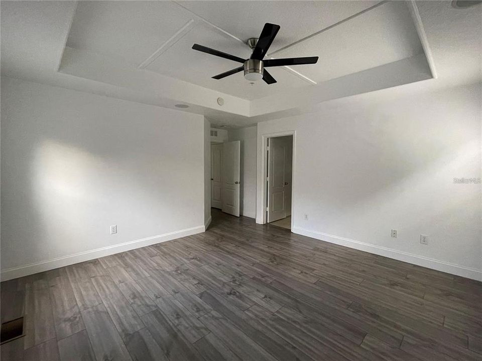 For Rent: $2,300 (3 beds, 2 baths, 1461 Square Feet)