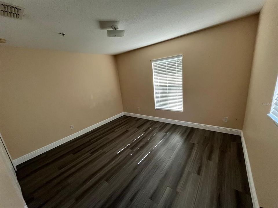 For Rent: $2,100 (3 beds, 2 baths, 1807 Square Feet)