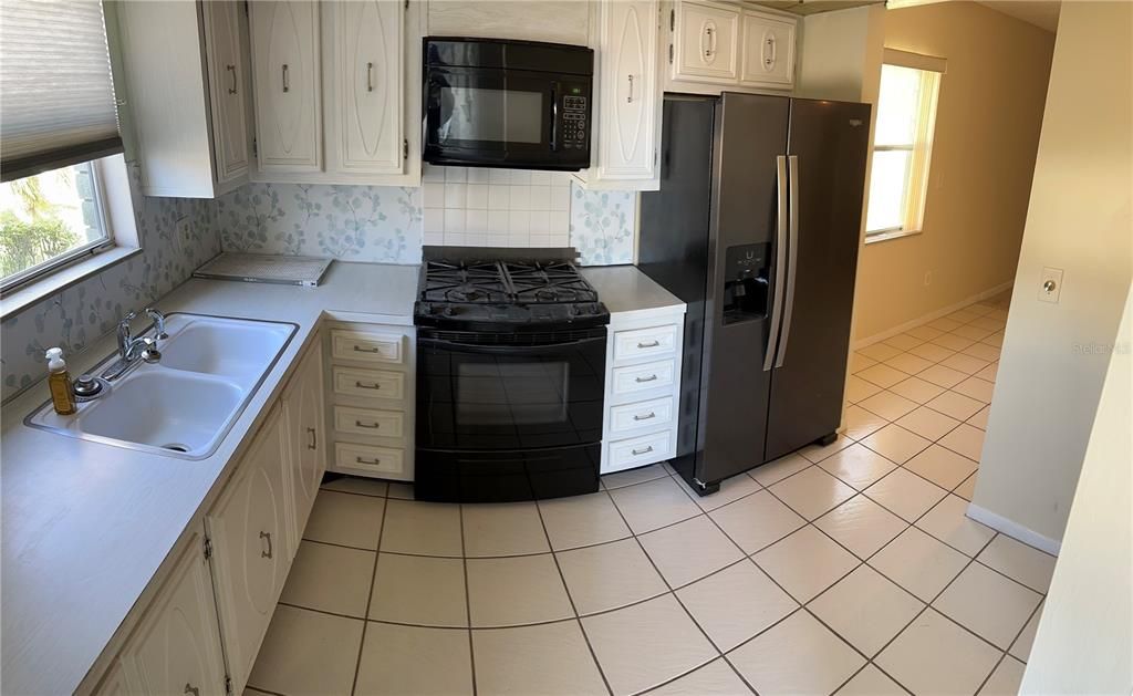 For Sale: $133,000 (2 beds, 2 baths, 1110 Square Feet)