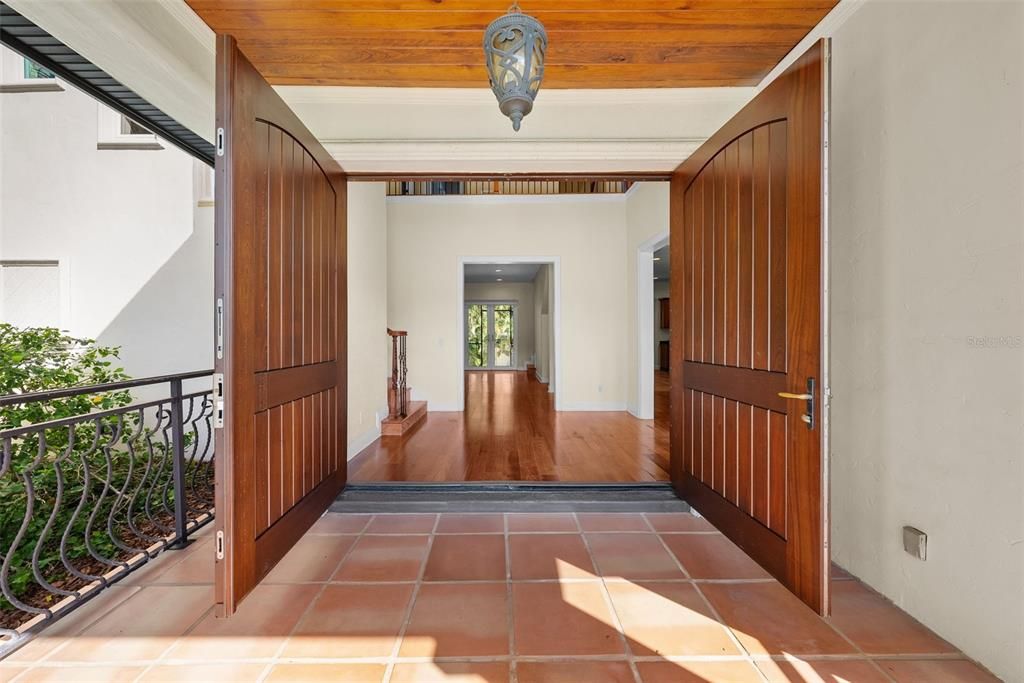 En Venta: $2,750,000 (6 camas, 6 baños, 5576 Pies cuadrados)