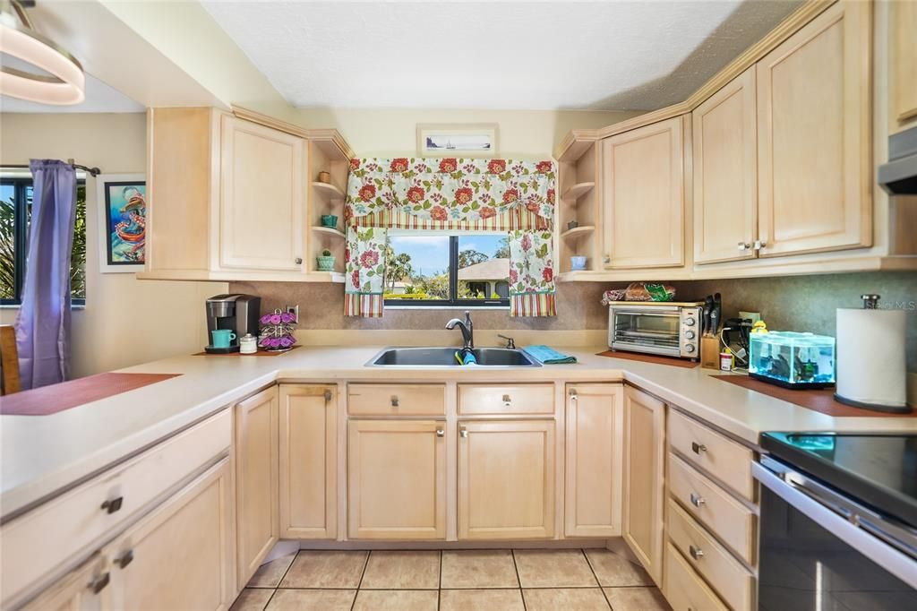 For Sale: $229,900 (3 beds, 2 baths, 1117 Square Feet)