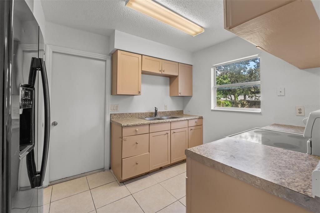 For Sale: $289,900 (3 beds, 1 baths, 1395 Square Feet)