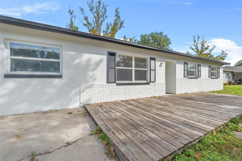 For Sale: $289,900 (3 beds, 1 baths, 1395 Square Feet)