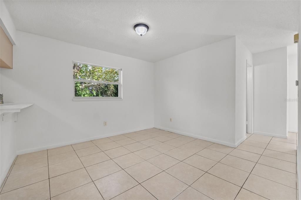 For Sale: $289,900 (3 beds, 1 baths, 1395 Square Feet)