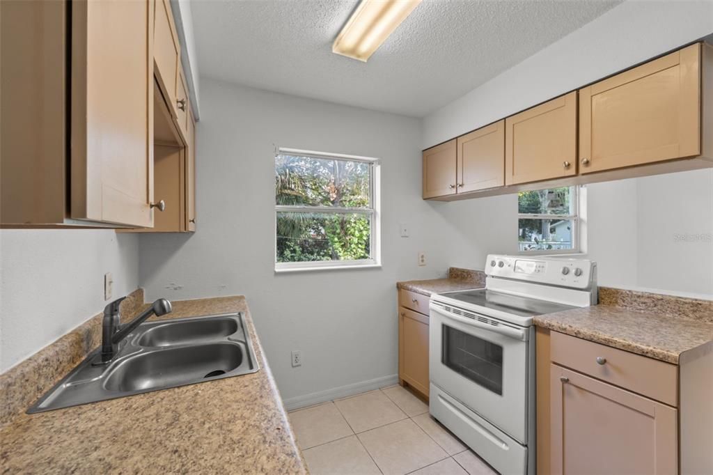 For Sale: $289,900 (3 beds, 1 baths, 1395 Square Feet)