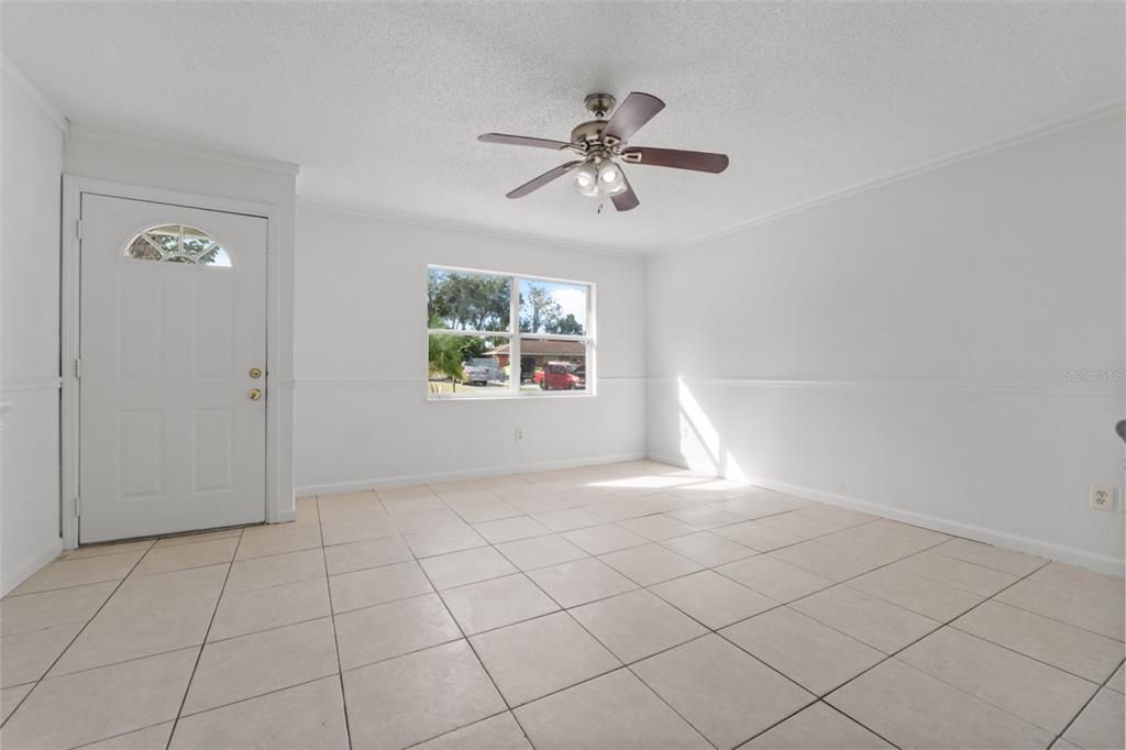 For Sale: $289,900 (3 beds, 1 baths, 1395 Square Feet)