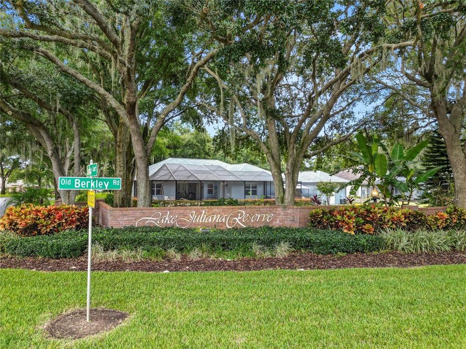 For Sale: $720,000 (4 beds, 3 baths, 2880 Square Feet)