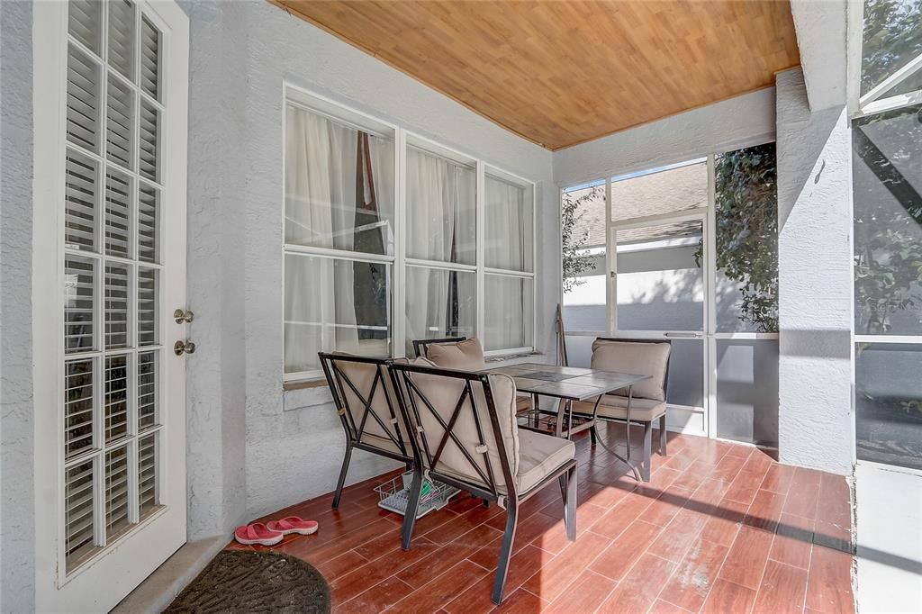 En Venta: $574,900 (4 camas, 2 baños, 2537 Pies cuadrados)