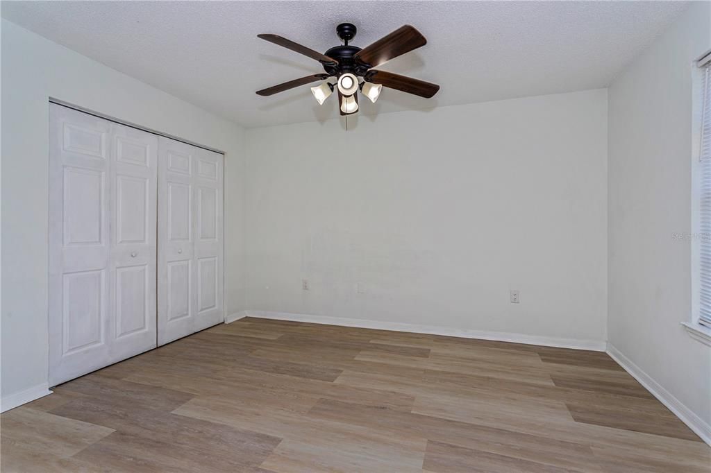 For Sale: $185,000 (2 beds, 2 baths, 967 Square Feet)