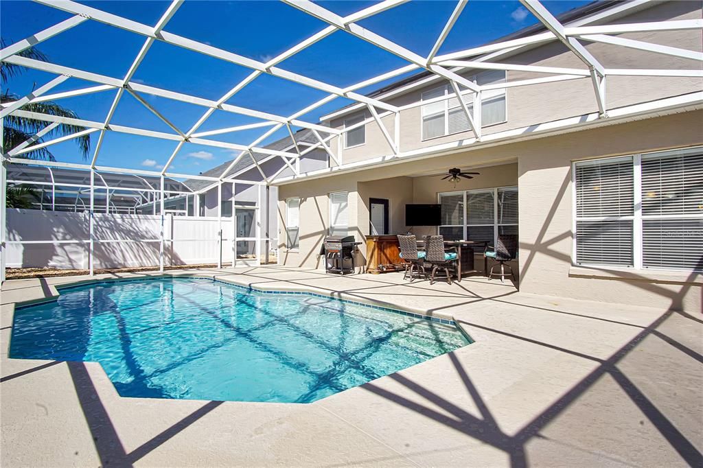 Active With Contract: $2,650 (5 beds, 3 baths, 2814 Square Feet)