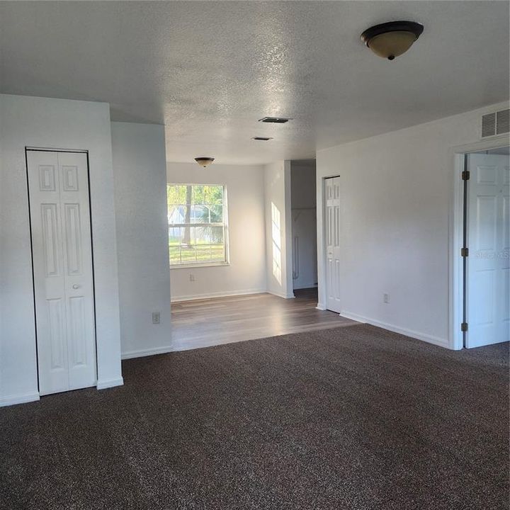 For Rent: $1,400 (3 beds, 2 baths, 1092 Square Feet)