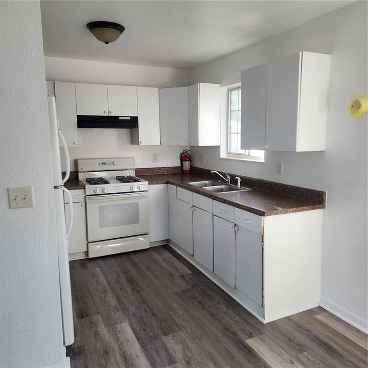 For Rent: $1,400 (3 beds, 2 baths, 1092 Square Feet)