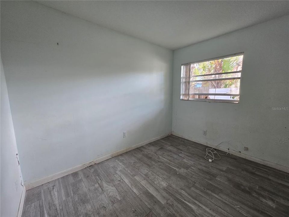 For Sale: $249,000 (3 beds, 2 baths, 1091 Square Feet)