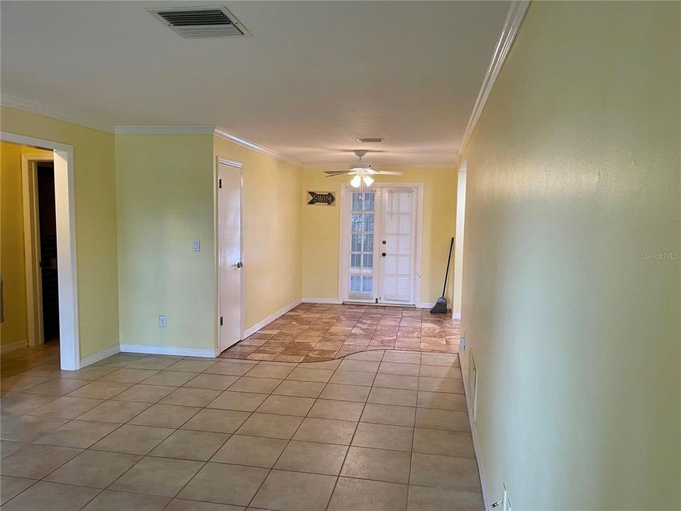 For Rent: $1,800 (1 beds, 1 baths, 690 Square Feet)