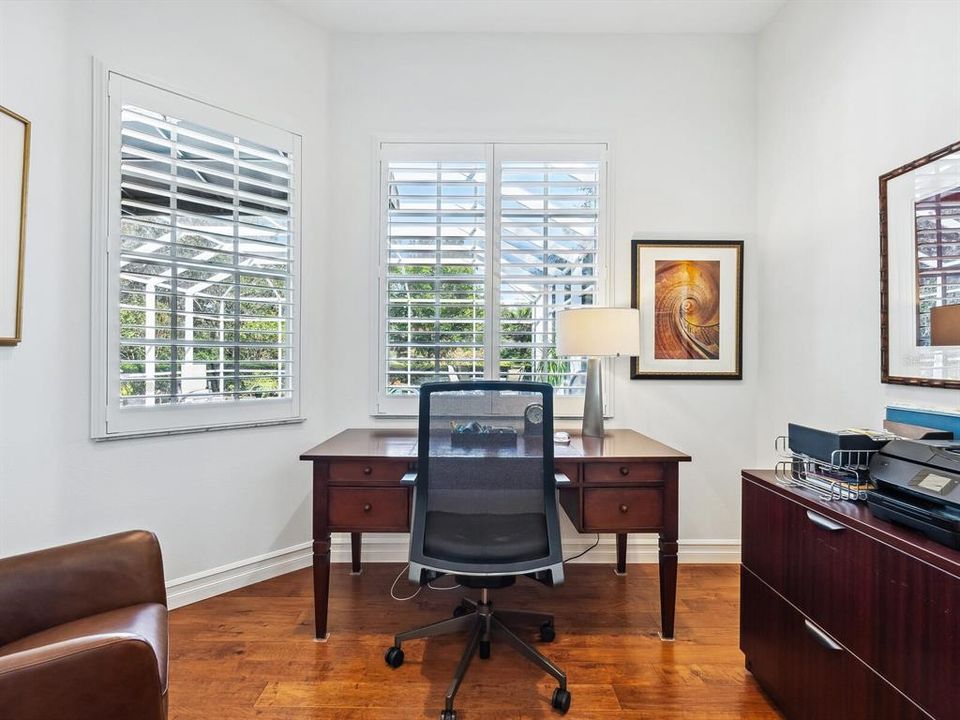 Office or sitting area in primary bedroom